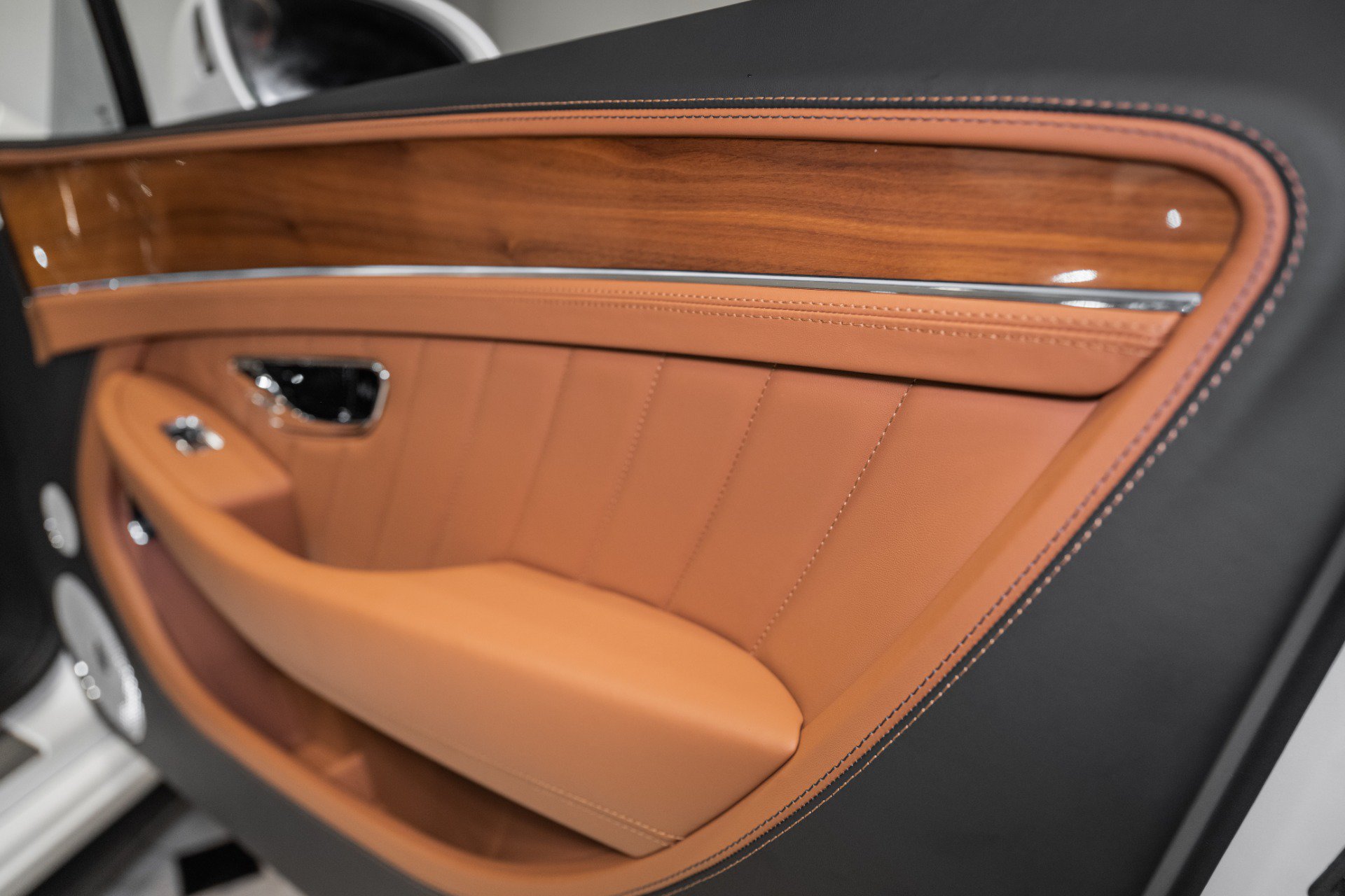 New 2024 Bentley Continental GT V8 AWD/4WD image 49