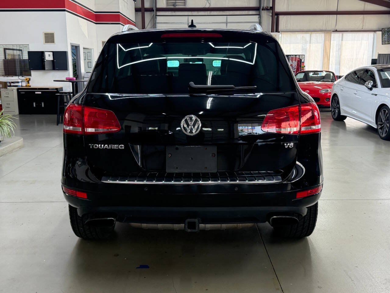 Used 2012 Volkswagen Touareg VR6 AWD/4WD image 3