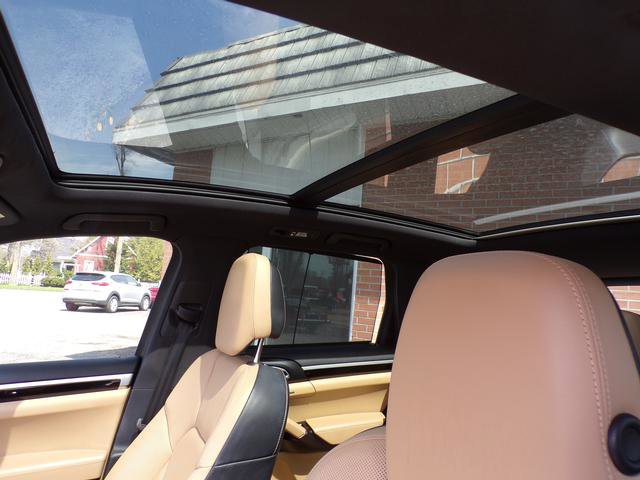 Used 2016 Porsche Cayenne w/ Premium Package Plus image 11