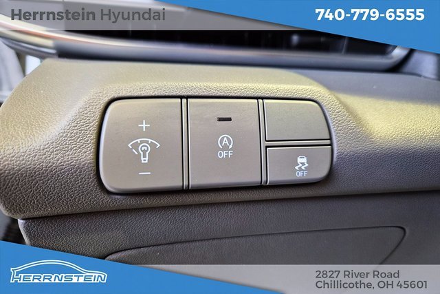 Used 2024 Hyundai Elantra SE image 18