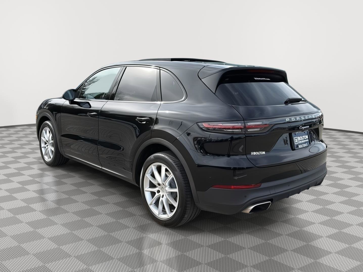 Used 2021 Porsche Cayenne image 3