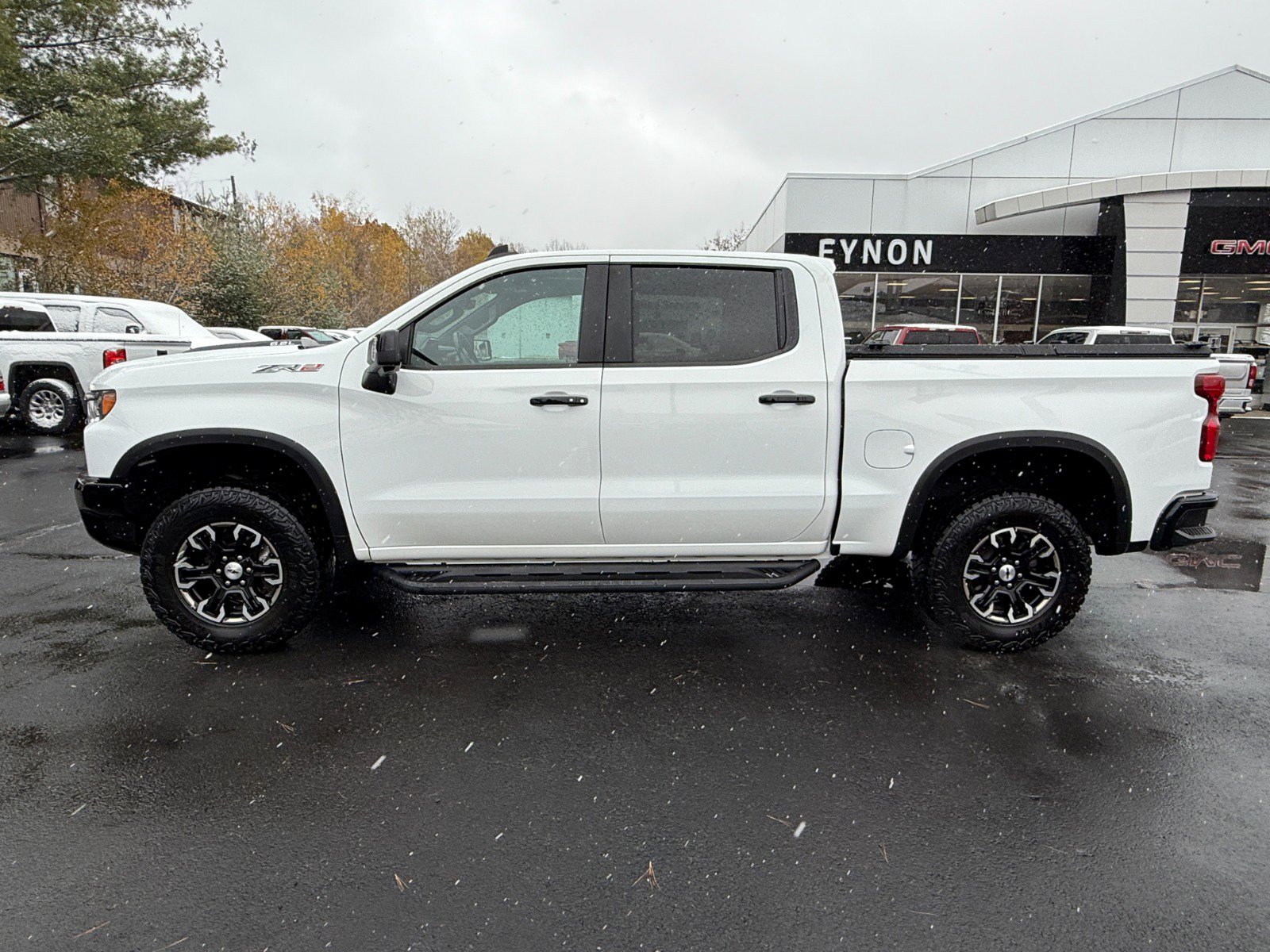 Used 2022 Chevrolet Silverado 1500 ZR2 w/ Technology Package image 2