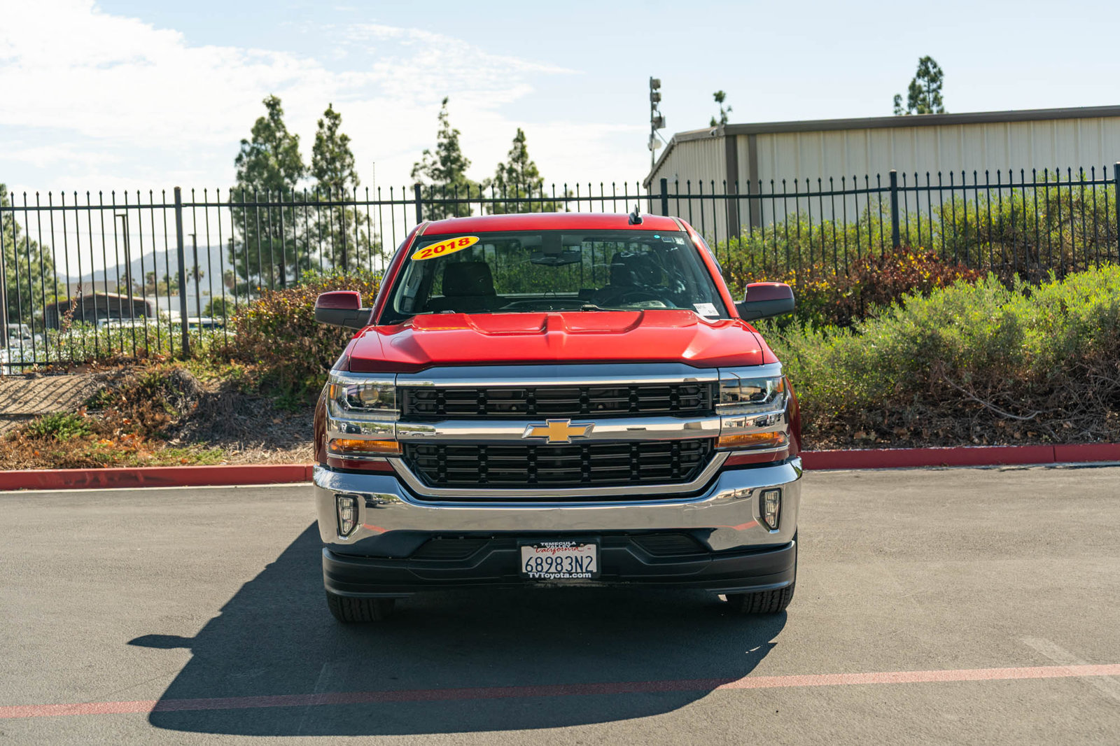Used 2018 Chevrolet Silverado 1500 LT w/ LT Eassist Package RWD image 2