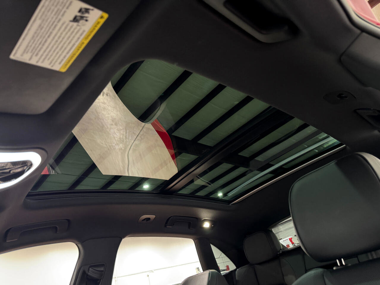 Used 2023 Porsche Macan image 25