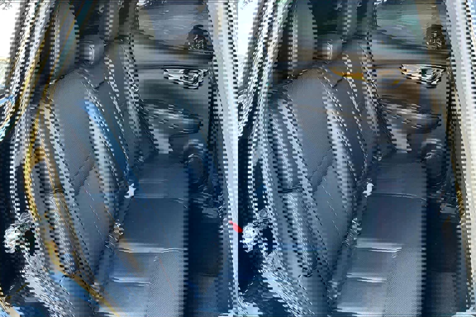 Used 2022 Nissan Rogue Sport SL image 18