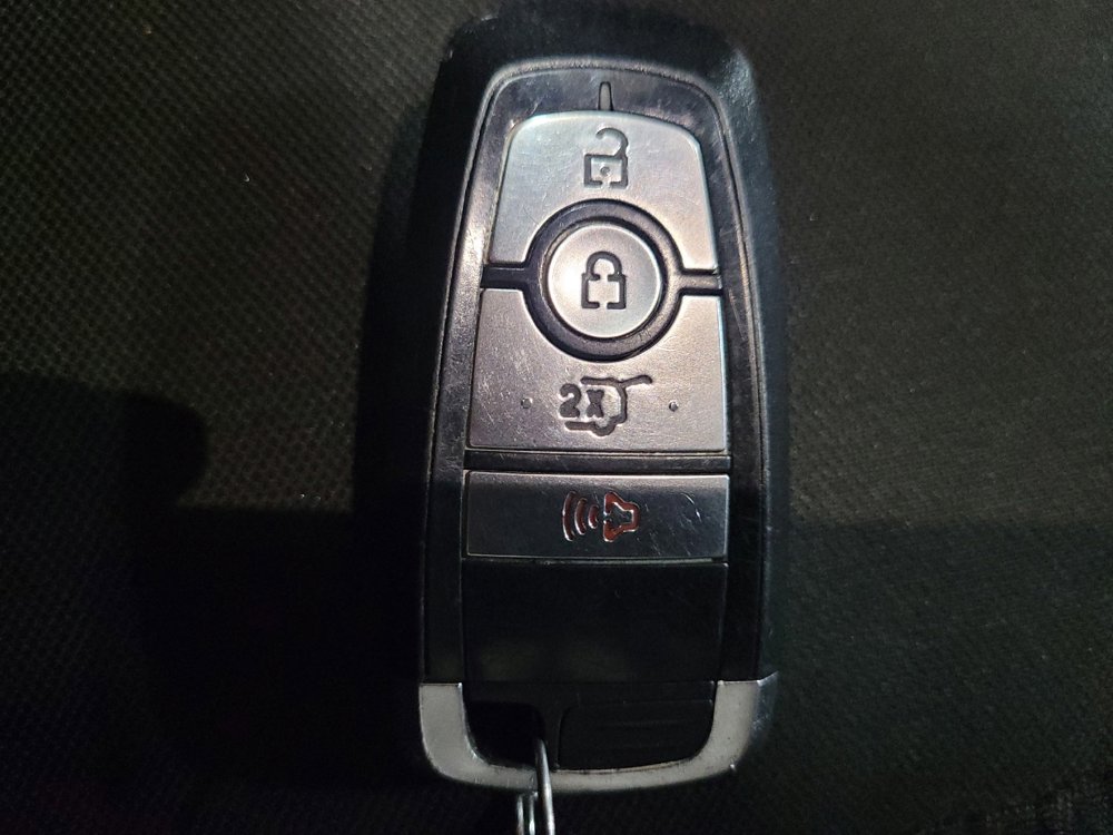 Used 2022 Ford Explorer XLT image 32