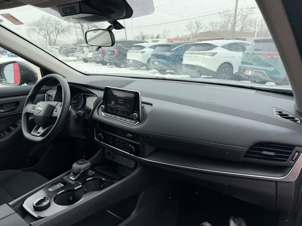 Used 2026 Nissan Rogue S AWD/4WD image 27