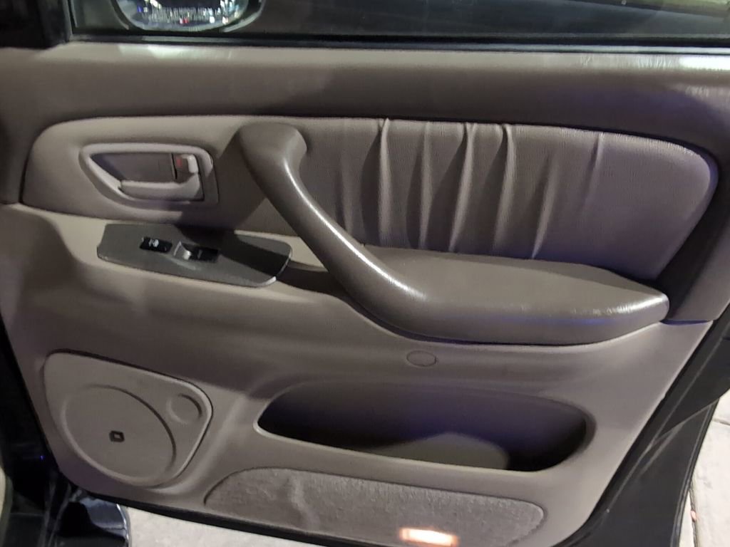 Used 2006 Toyota Sequoia Limited image 31