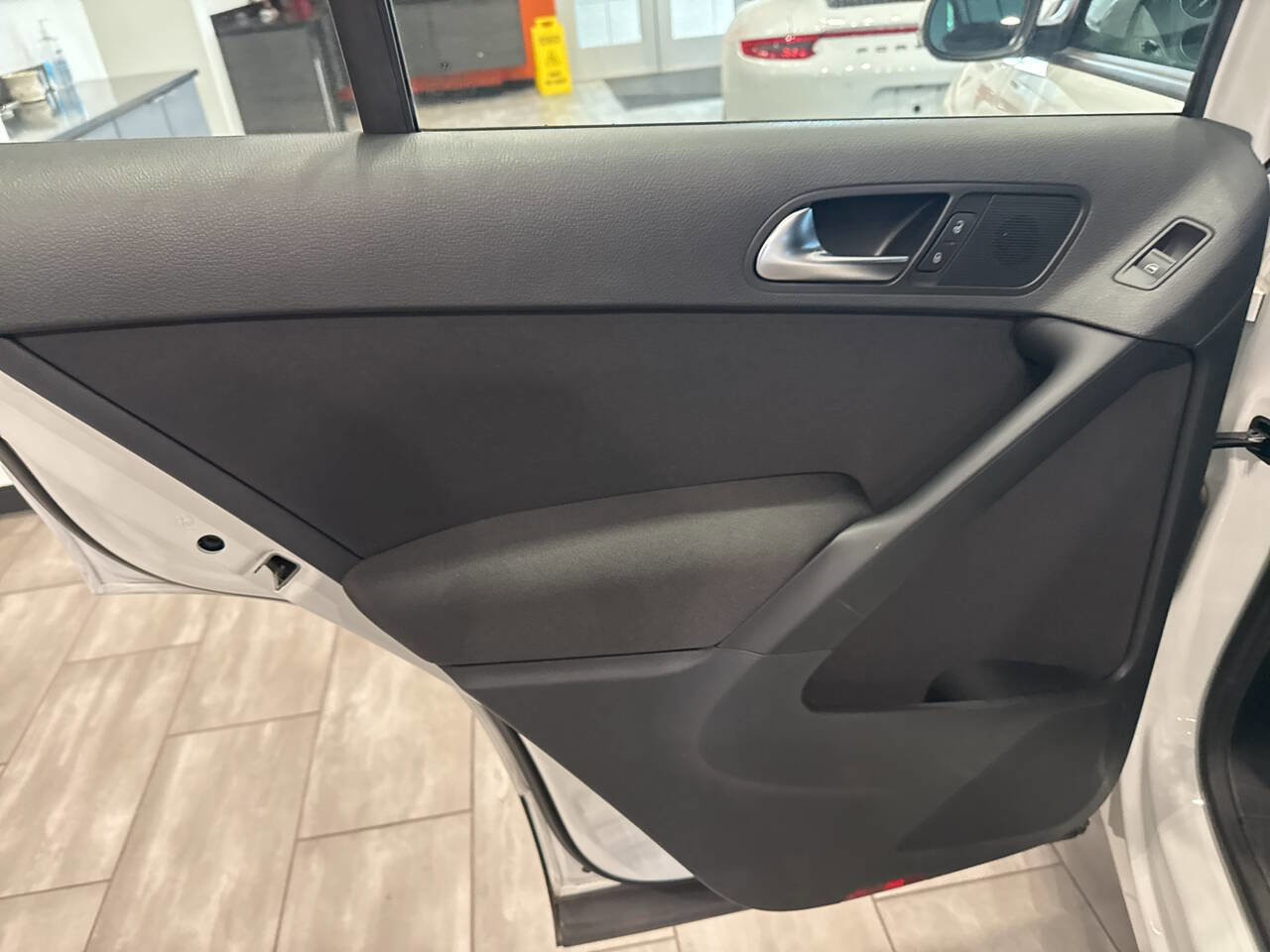 Used 2017 Volkswagen Tiguan Limited w/ Premium Package FWD image 26