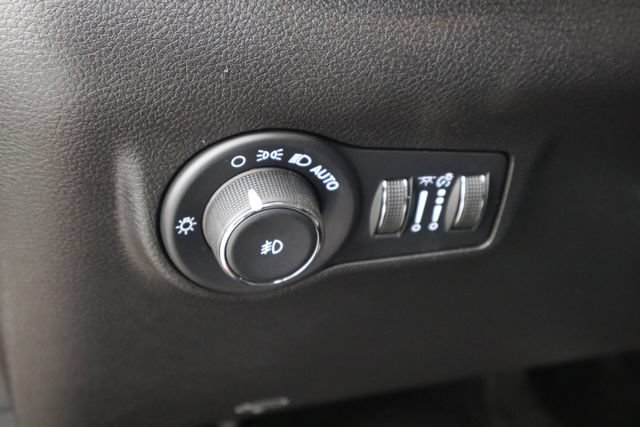Used 2023 Jeep Compass Limited AWD/4WD image 20