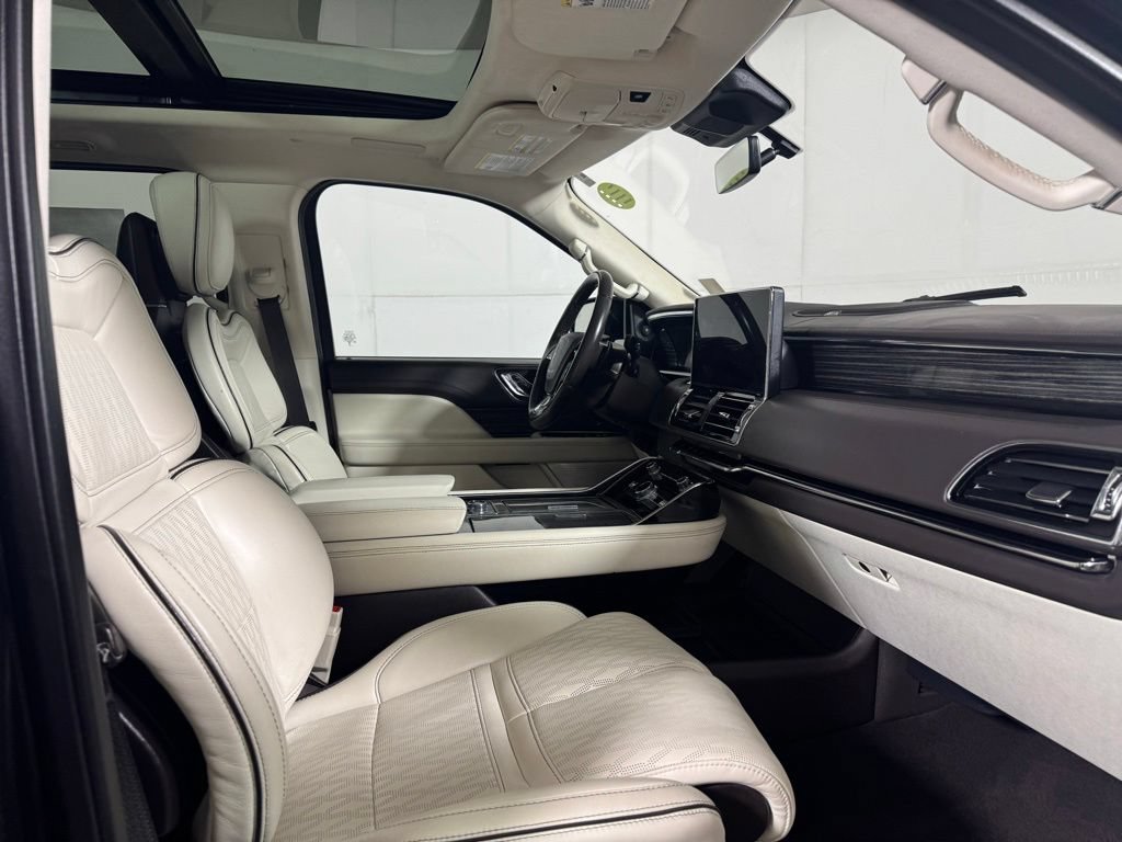 Certified 2023 Lincoln Navigator L Black Label AWD/4WD image 9