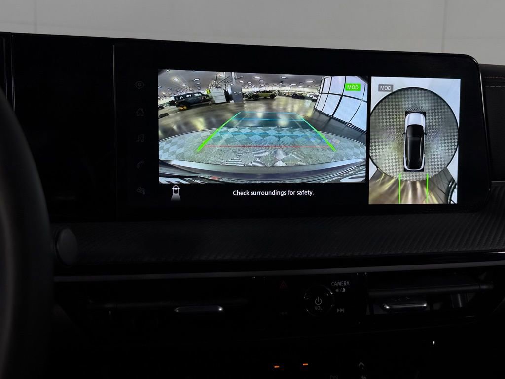Used 2025 Nissan Kicks SR FWD image 17