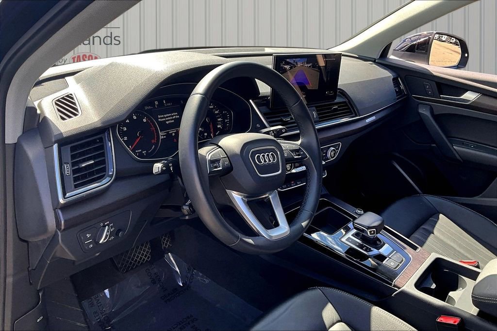 Used 2023 Audi Q5 2.0T Premium w/ Convenience Package image 16