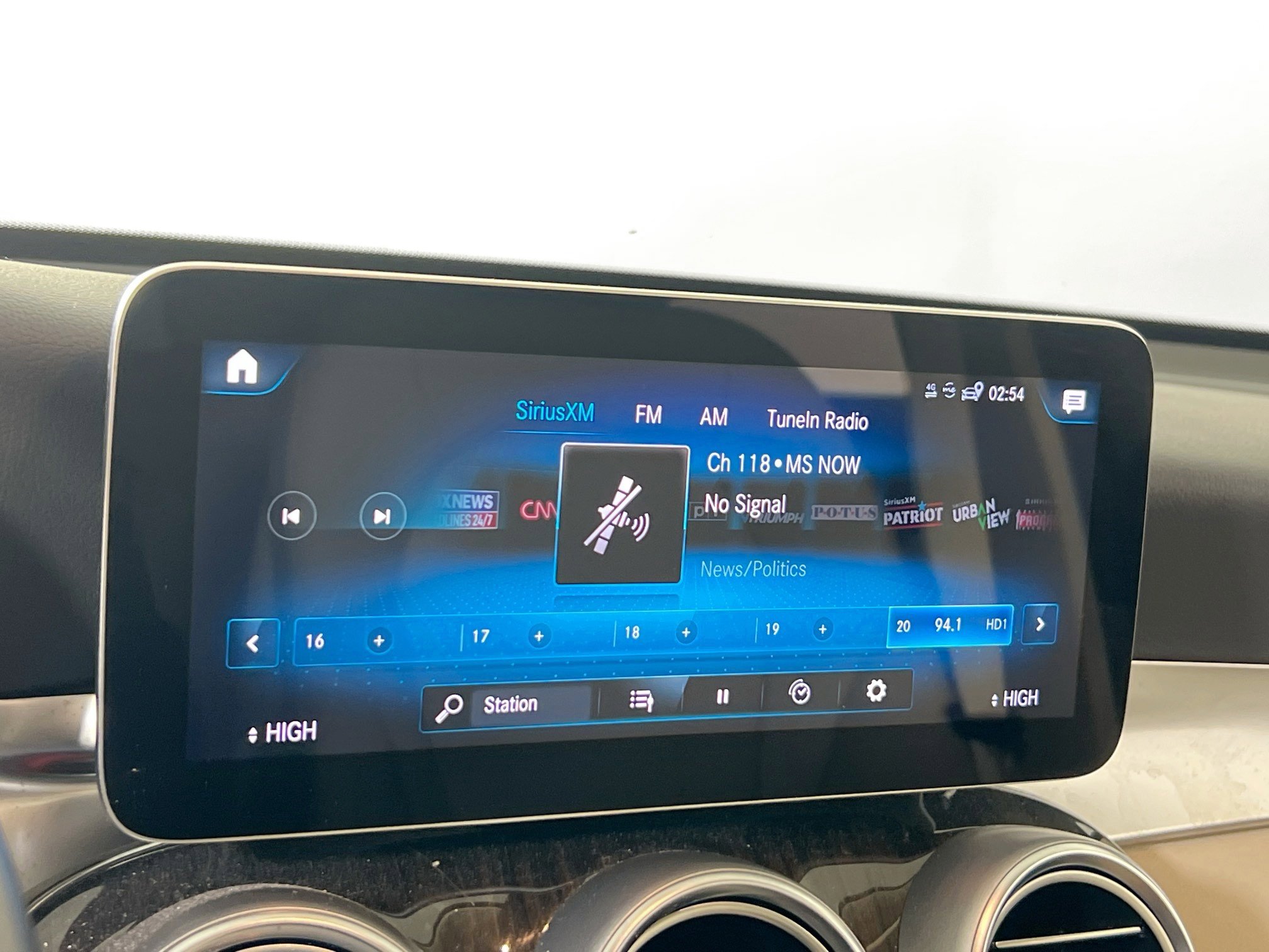 Used 2021 Mercedes-Benz GLC 300 4MATIC image 14