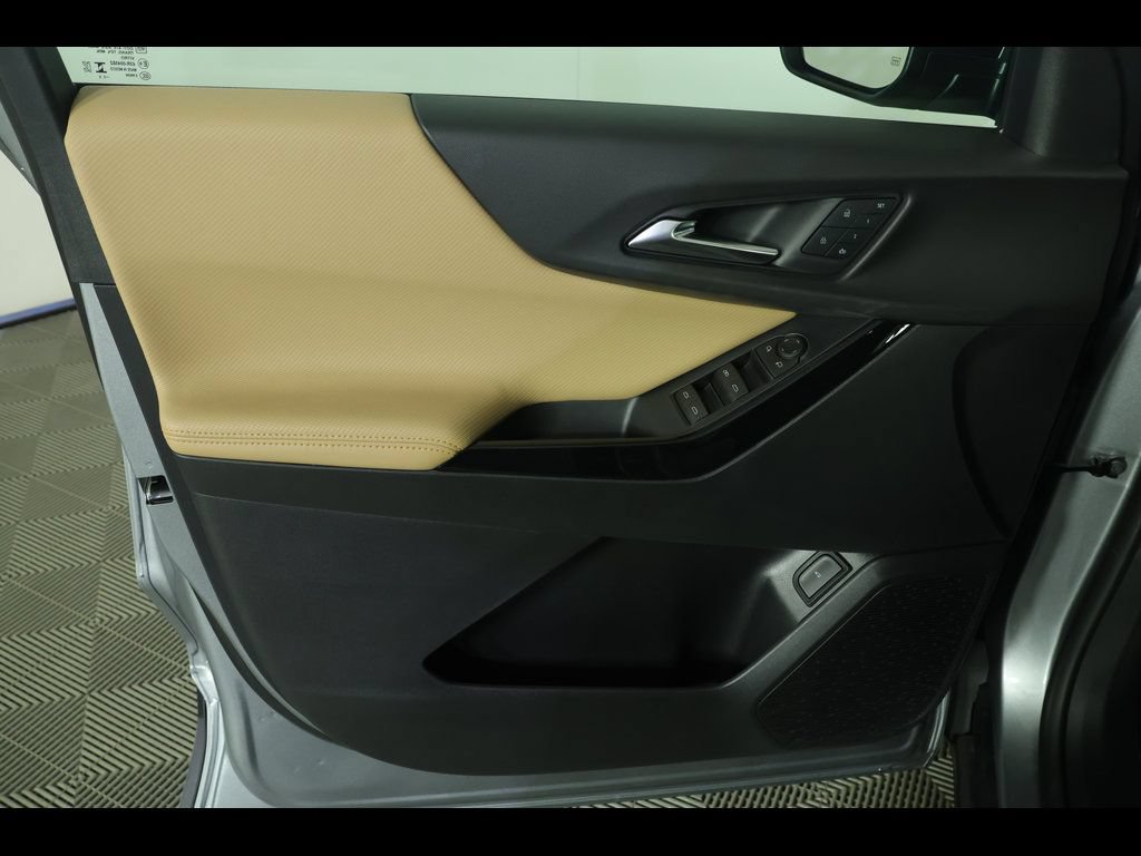 New 2026 Chevrolet Equinox ACTIV w/ Convenience Package III FWD image 25