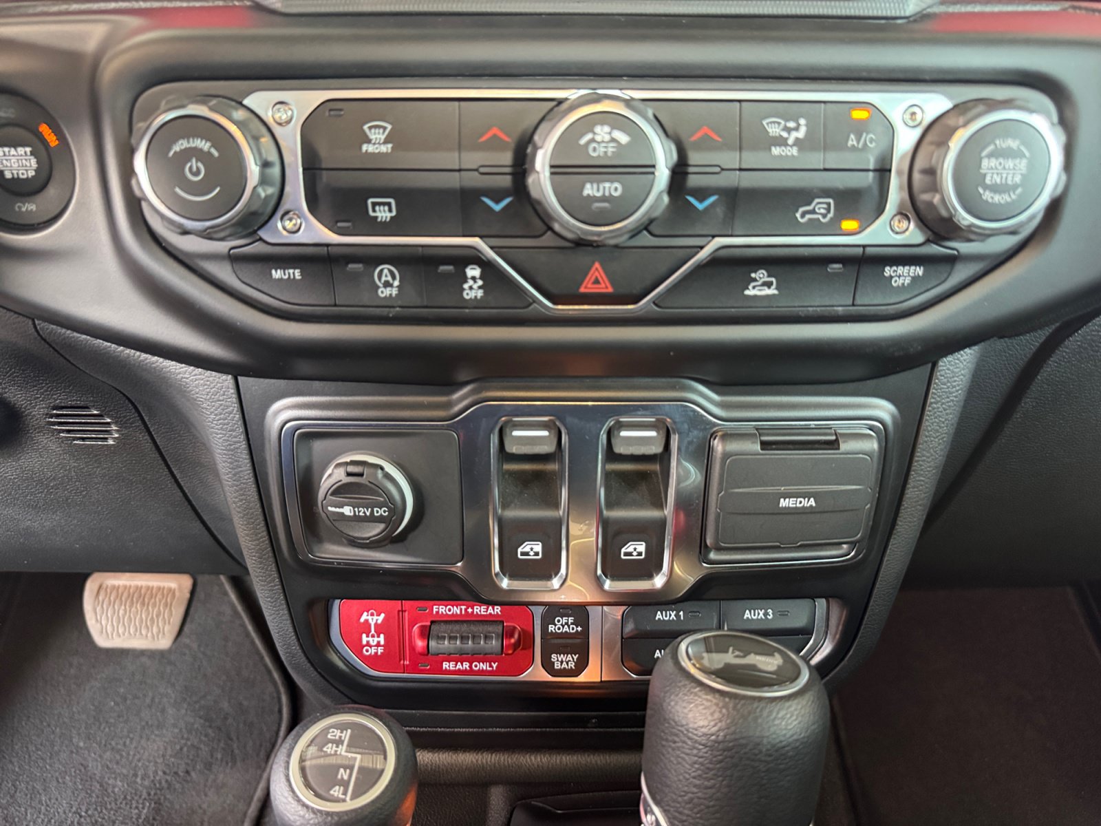 Certified 2022 Jeep Wrangler Rubicon AWD/4WD image 18