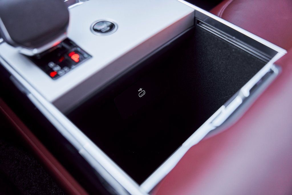 Used 2025 Land Rover Range Rover SE image 62