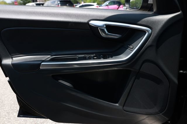 Used 2017 Volvo V60 T6 R-Design Platinum AWD/4WD image 45