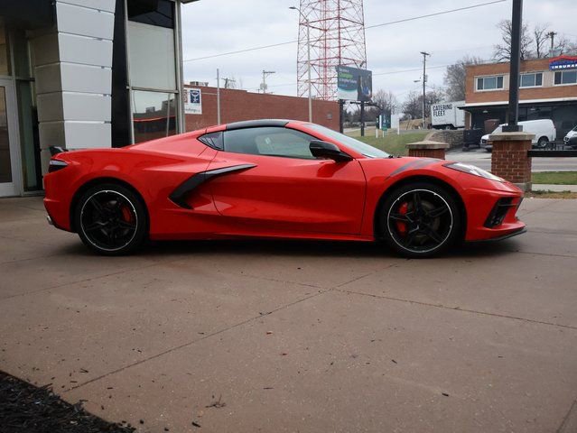 Used 2021 Chevrolet Corvette Stingray Premium Cpe w/ Z51 Performance Package image 9