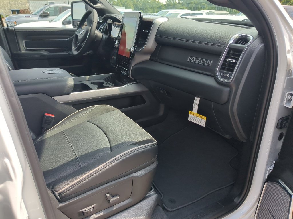 New 2026 RAM 2500 Laramie w/ Night Edition AWD/4WD image 37