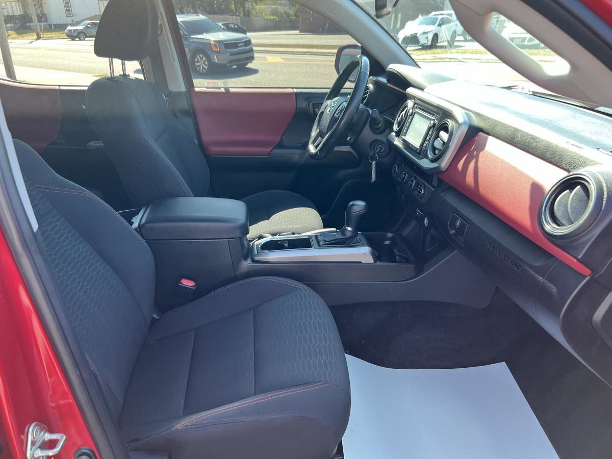 Used 2017 Toyota Tacoma SR5 image 18