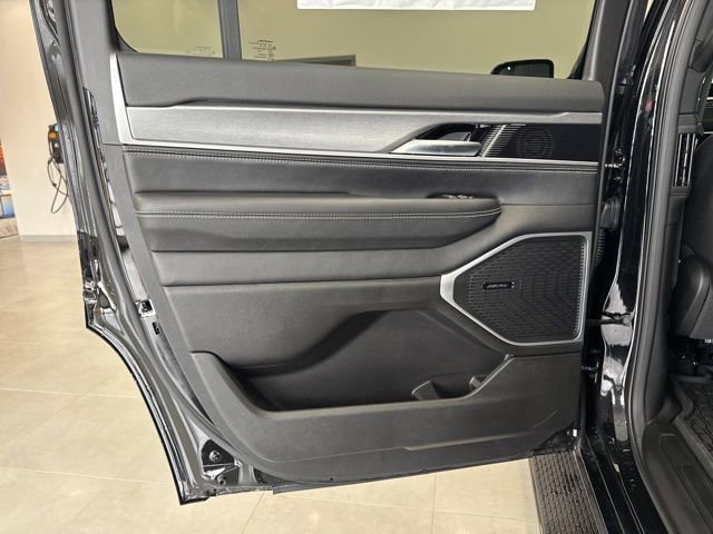 New 2026 Jeep Grand Wagoneer 4WD image 38