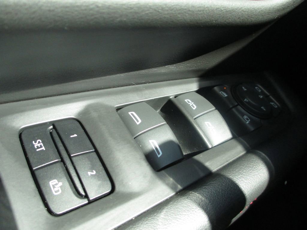 Used 2023 Chevrolet Suburban RST w/ Luxury Package image 32