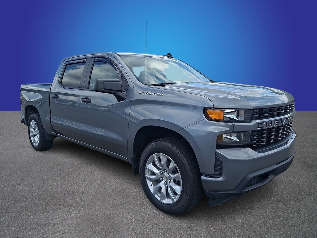 Used 2020 Chevrolet Silverado 1500 Custom w/ Custom Value Package AWD/4WD image 3