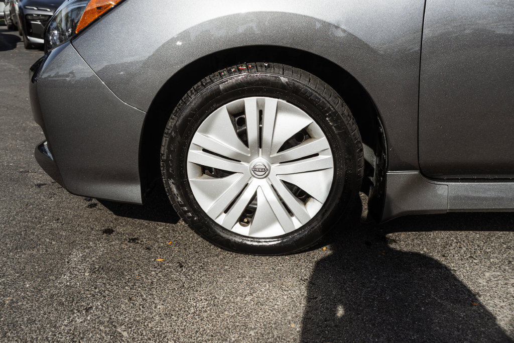 Used 2025 Nissan Leaf S FWD image 29