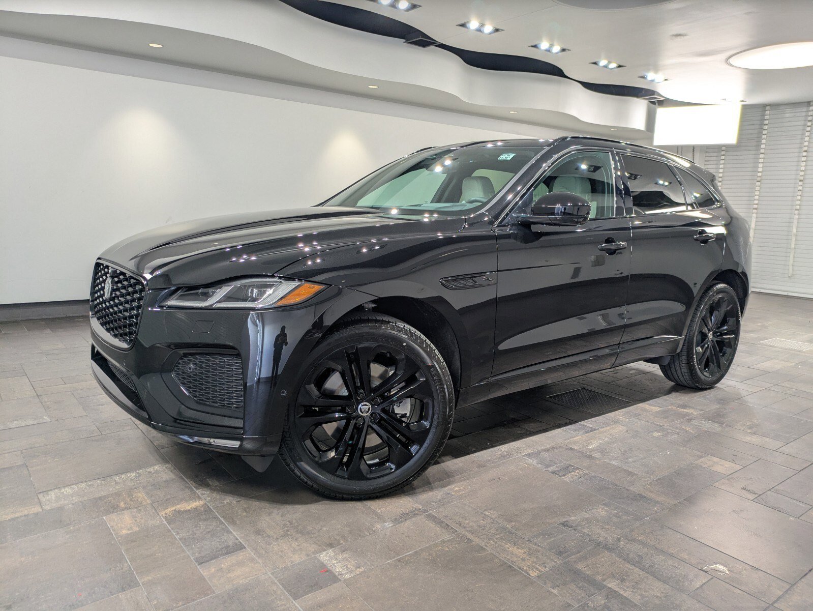 New 2026 Jaguar F-PACE R-Dynamic S image 1