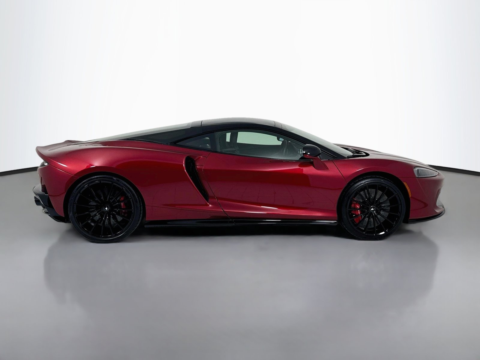 Used 2023 McLaren GT RWD image 9