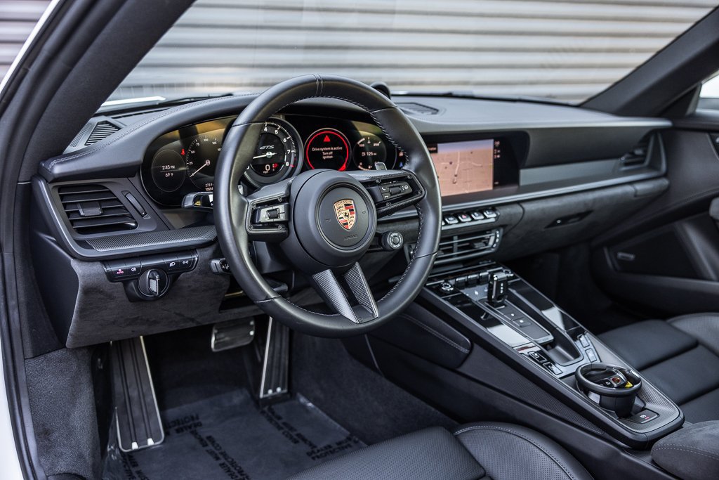Certified 2024 Porsche 911 Carrera GTS RWD image 4