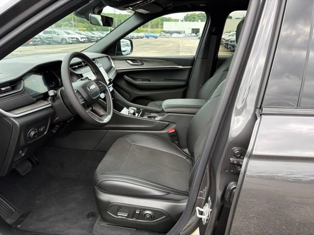 New 2026 Jeep Grand Cherokee Altitude AWD/4WD image 12