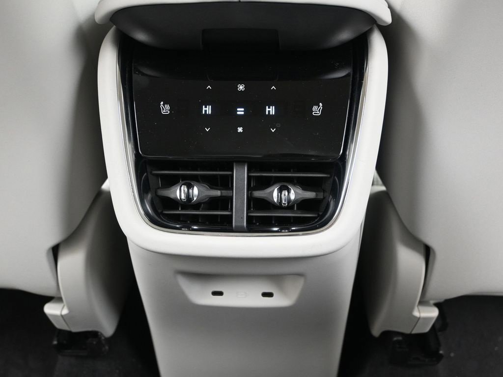 New 2025 Volvo EX90 Ultra image 16