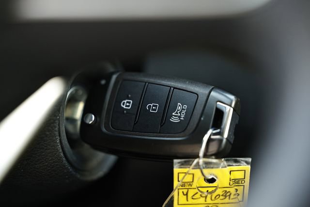 Used 2023 Hyundai Santa Fe SE image 40