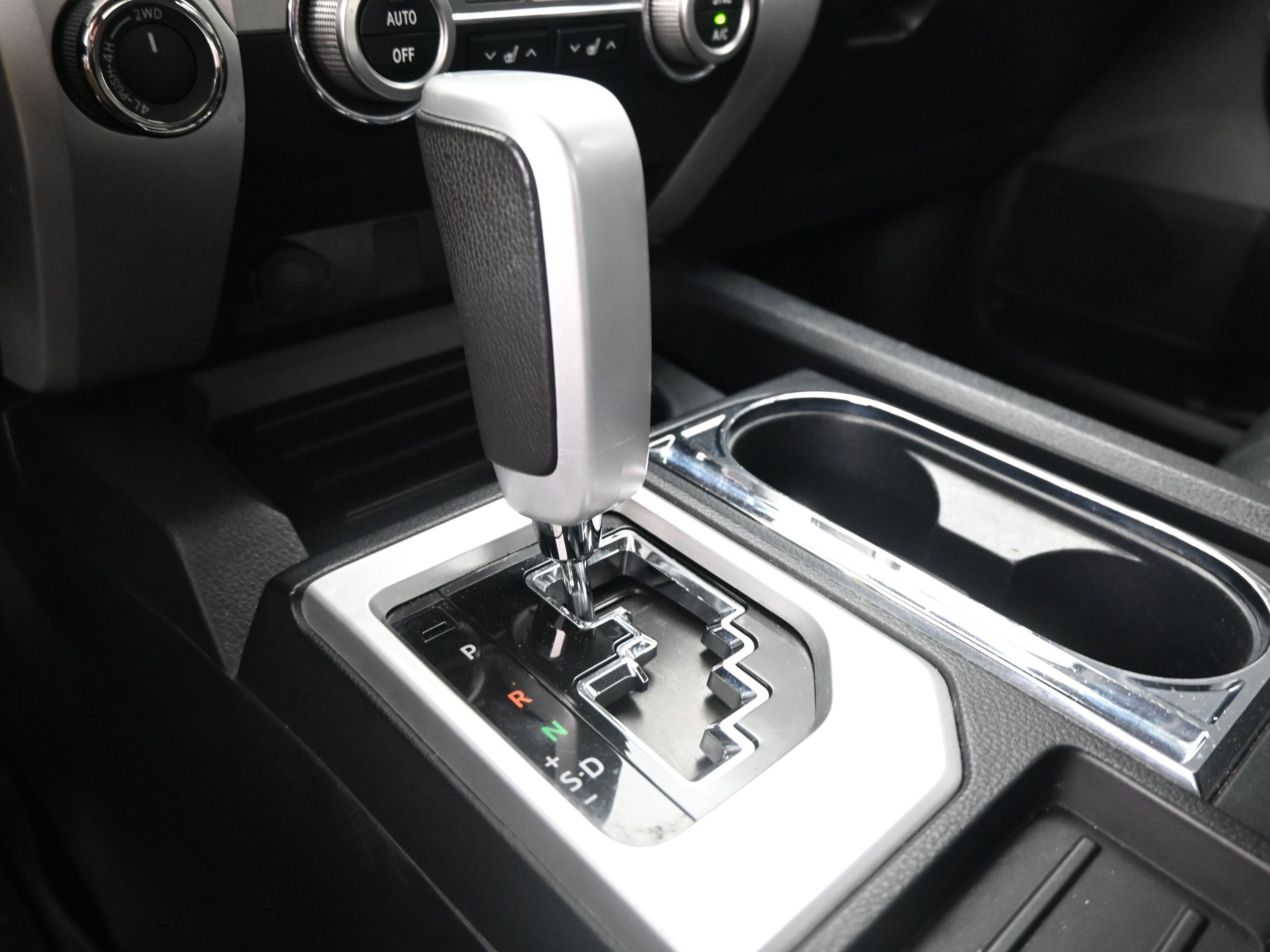 Used 2018 Toyota Tundra Limited AWD/4WD image 16