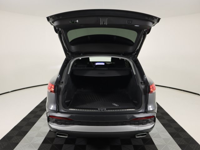 Certified 2025 Audi Q5 Premium Plus w/ Premium Plus AWD/4WD image 24