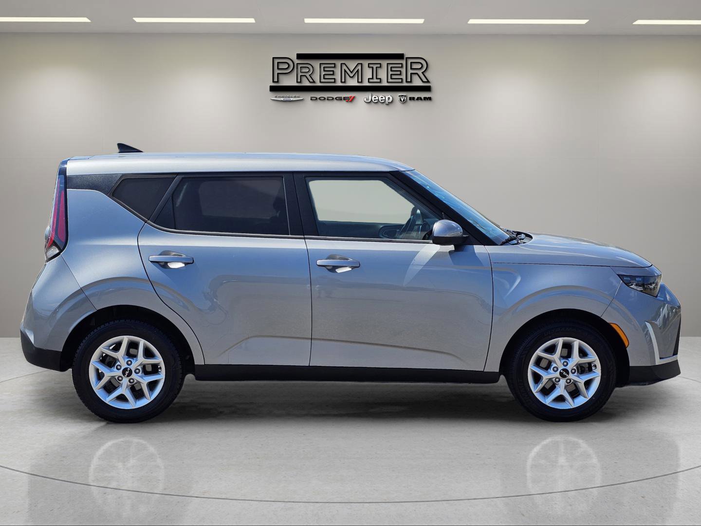 Used 2023 Kia Soul LX w/ Option Group 015 image 7