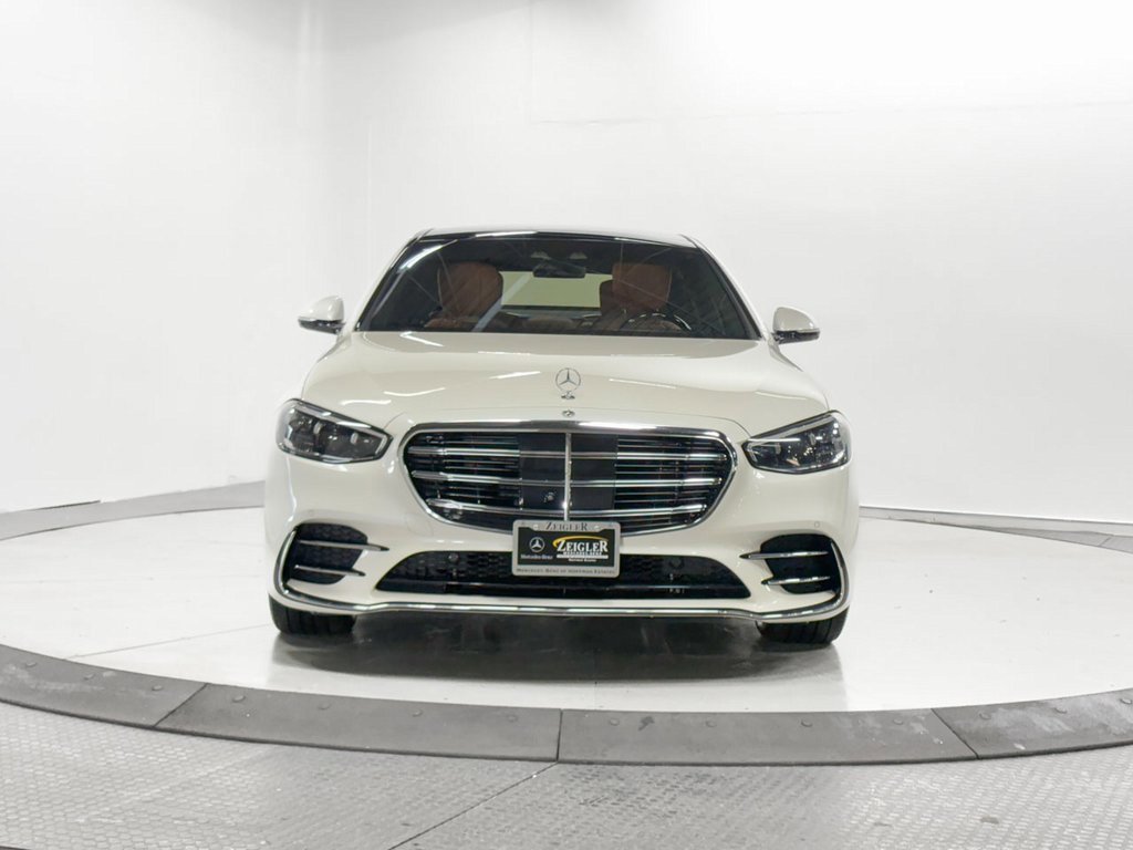 Certified 2023 Mercedes-Benz S 580e 4MATIC Sedan w/ AMG Line image 2