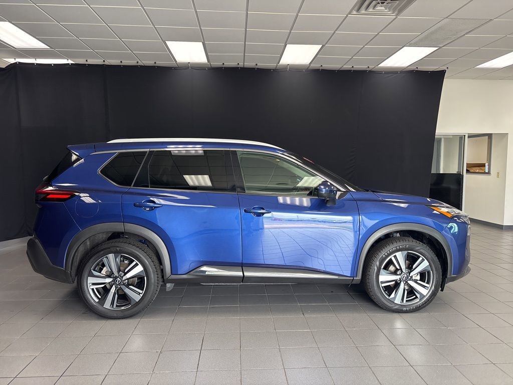Used 2023 Nissan Rogue SL AWD/4WD image 2