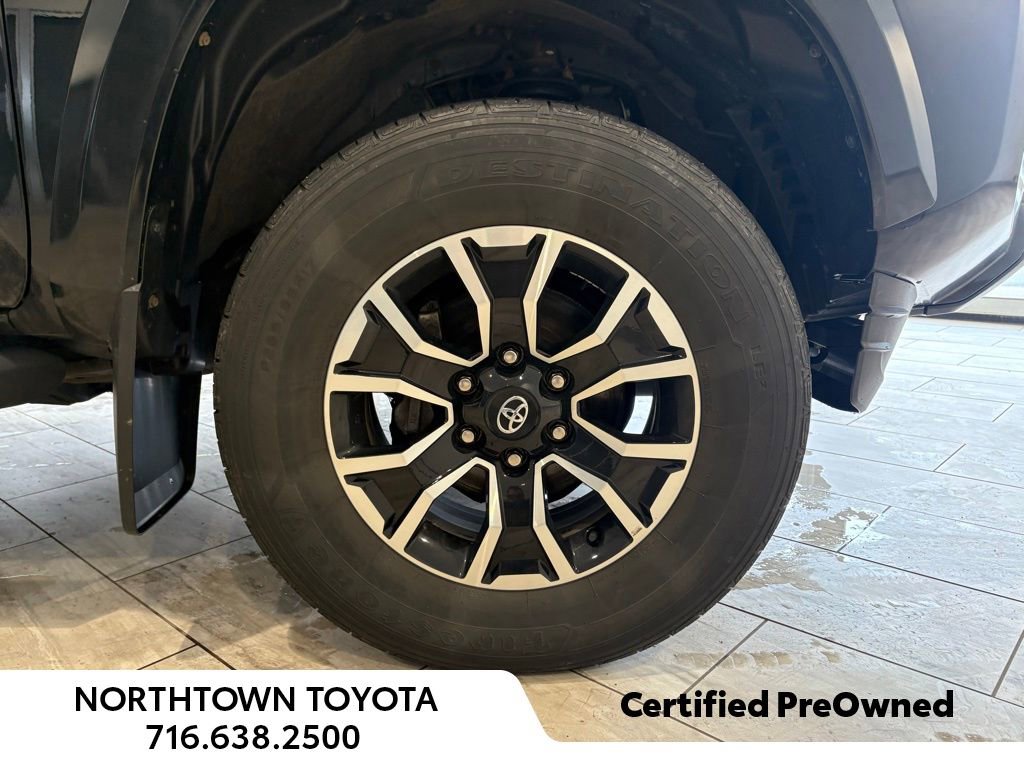 Used 2023 Toyota Tacoma TRD Sport w/ Advanced Technology Package image 9