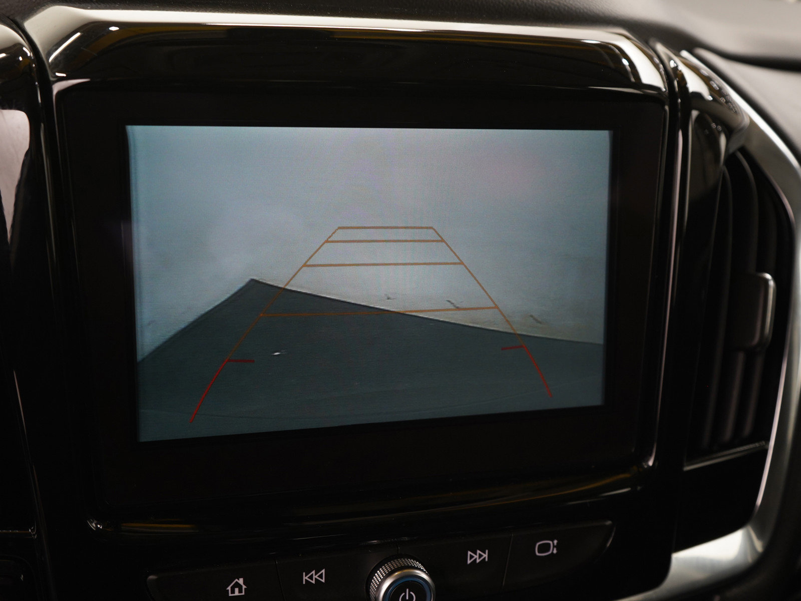 Used 2018 Chevrolet Traverse LT w/ LPO, Floor Liner Package image 31