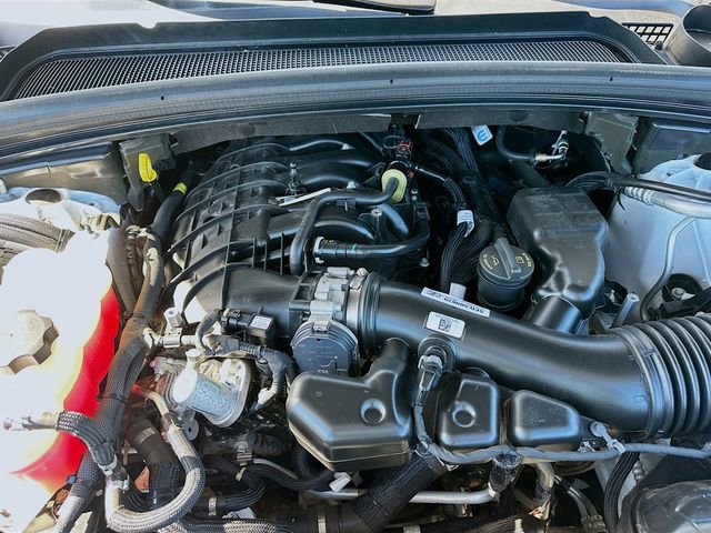 Used 2023 Jeep Grand Cherokee Limited image 31