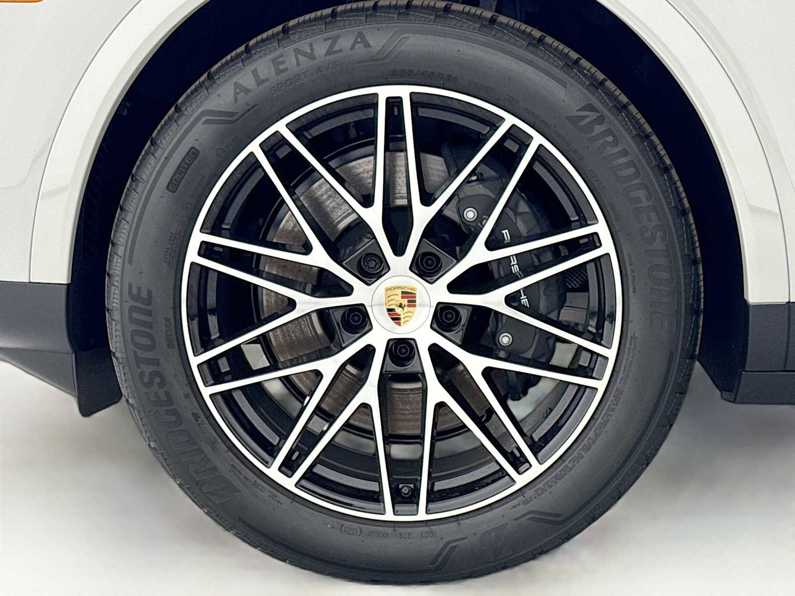 New 2025 Porsche Cayenne image 33