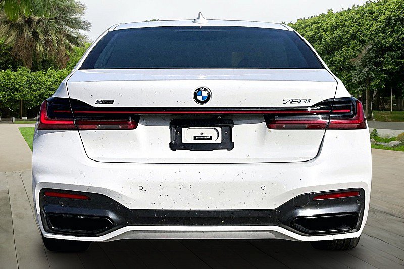 Used 2021 BMW 750i xDrive w/ Executive Package AWD/4WD image 3