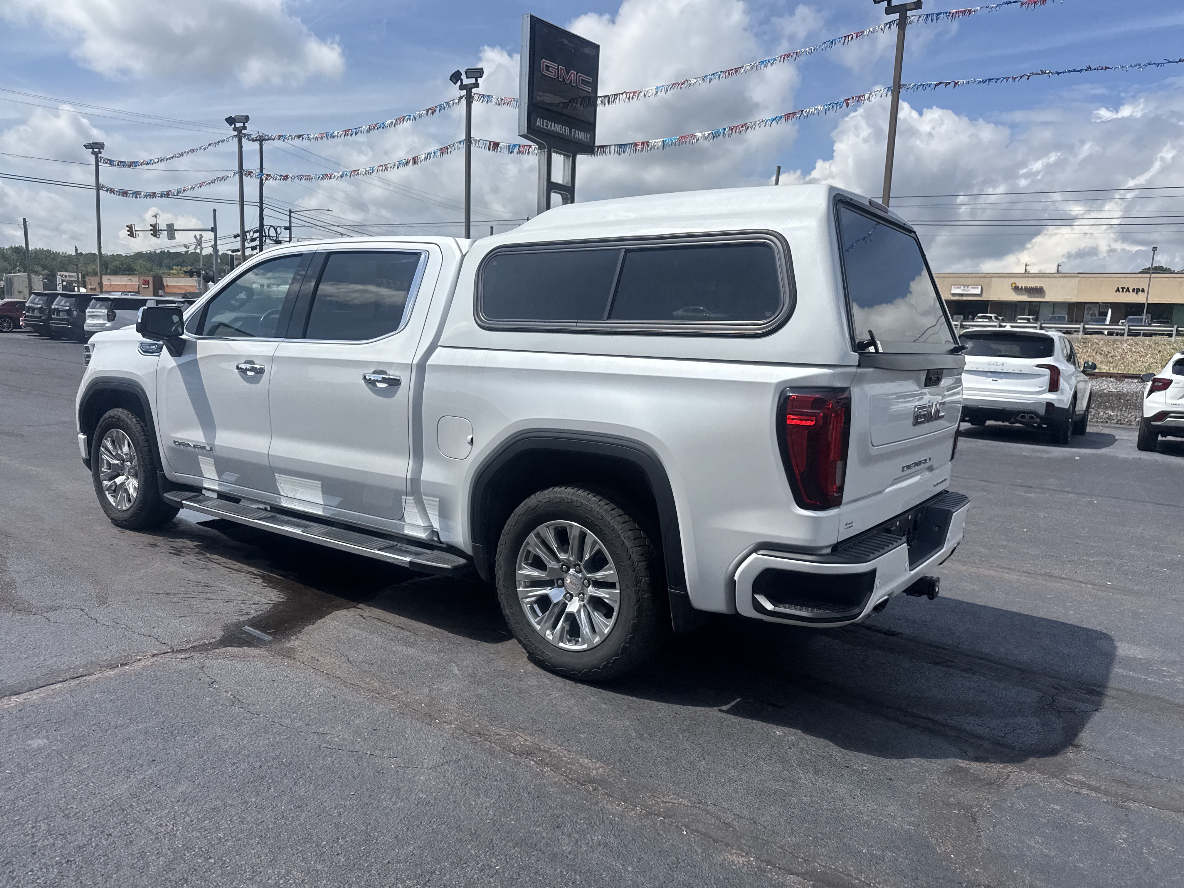 Used 2022 GMC Sierra 1500 Denali AWD/4WD image 6