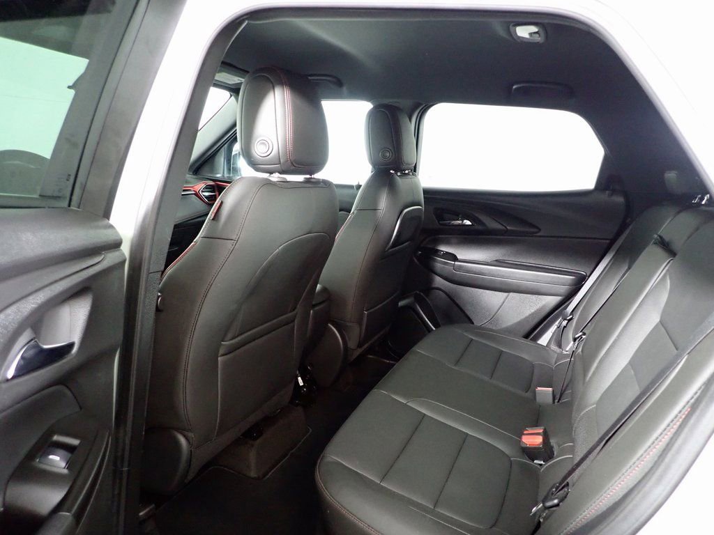 Used 2024 Chevrolet TrailBlazer RS image 28