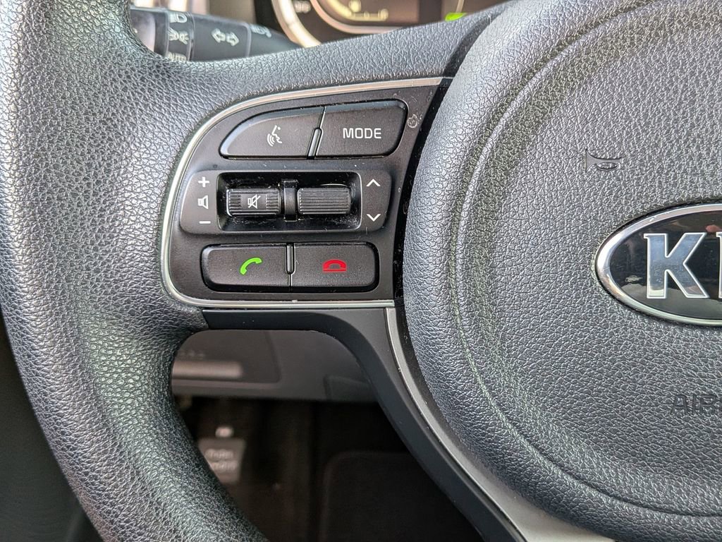 Used 2017 Kia Niro LX image 18