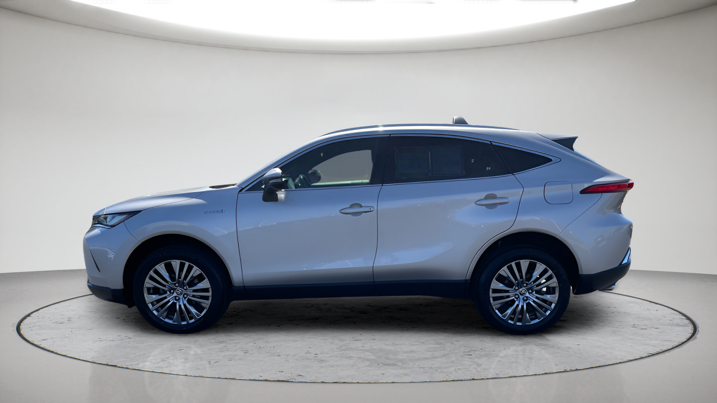 Certified 2021 Toyota Venza XLE w/ Softex Package AWD/4WD image 6