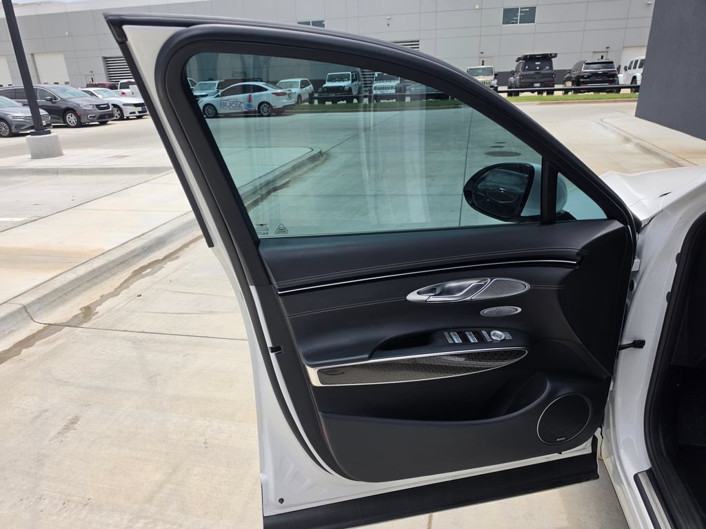 Used 2022 Genesis GV70 3.5T Sport w/ Sport Prestige Package AWD/4WD image 9